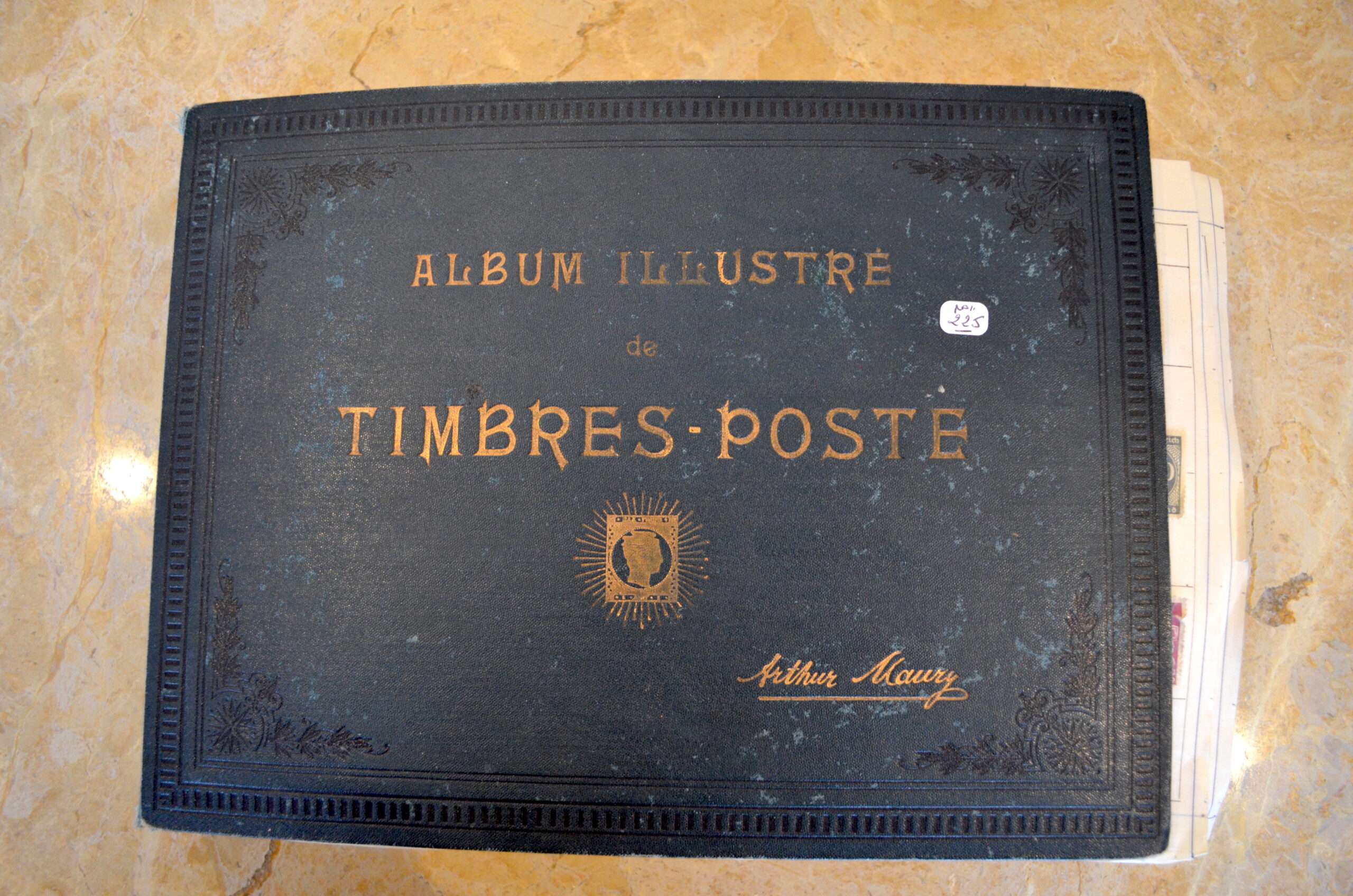 photo de 225 - Album de timbre MAURY