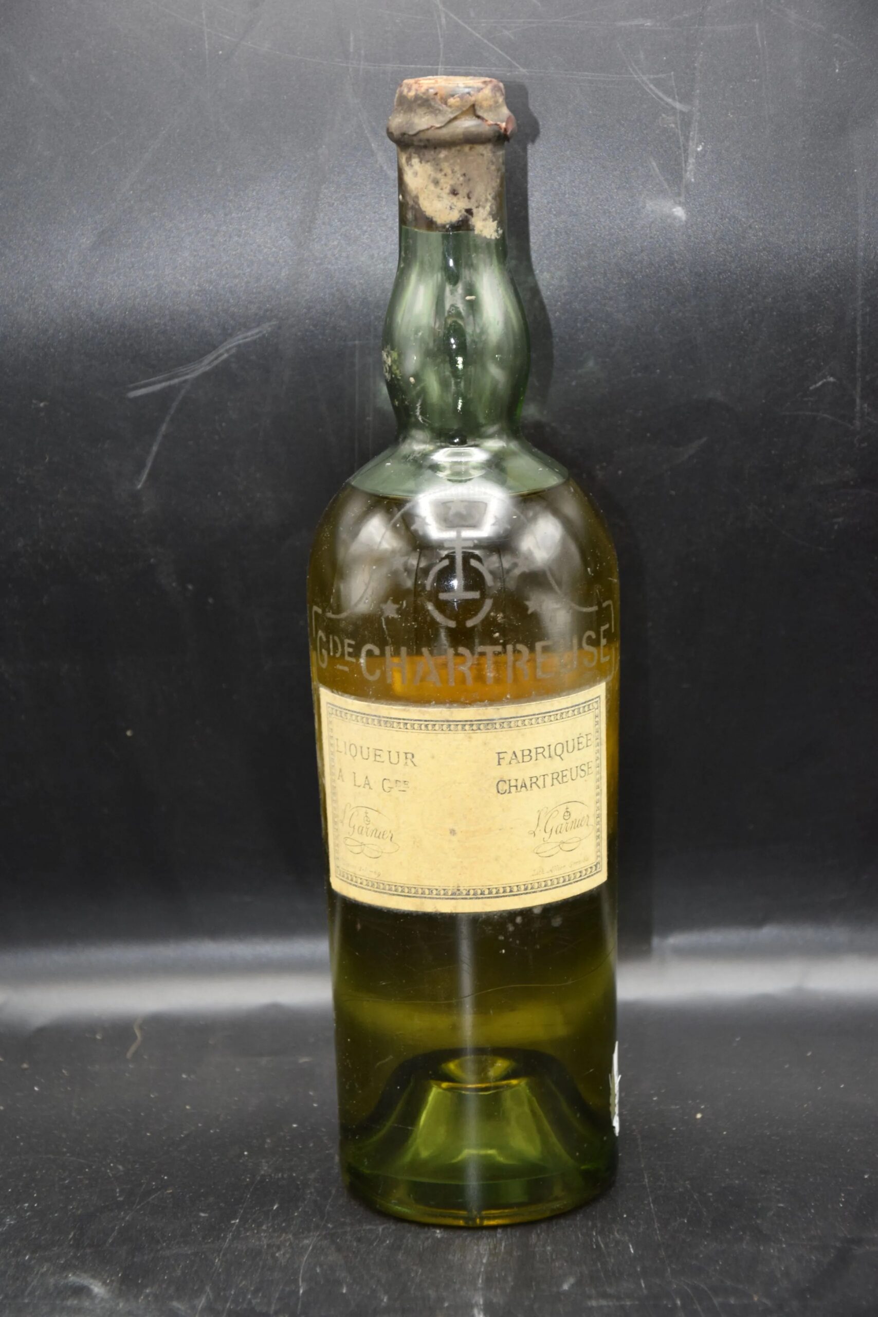 photo du lot 122 - Bouteille de Chartreuse Garnier