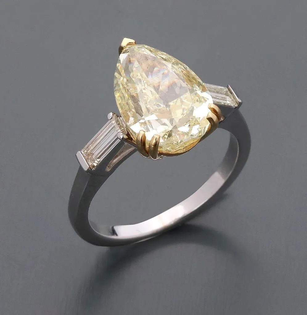 photo du lot 28/11/21 - Bague ornée d'un diamant