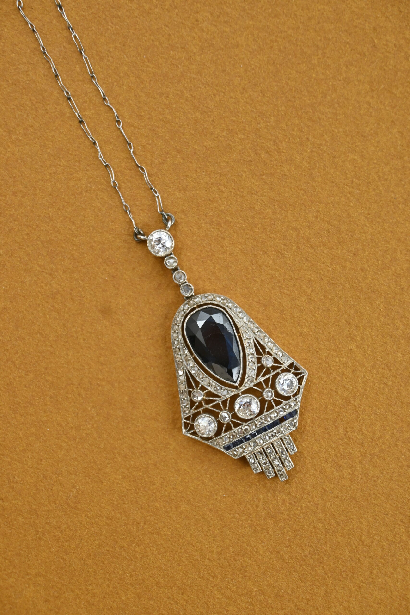photo de pendentif art deco - 2/07/2026