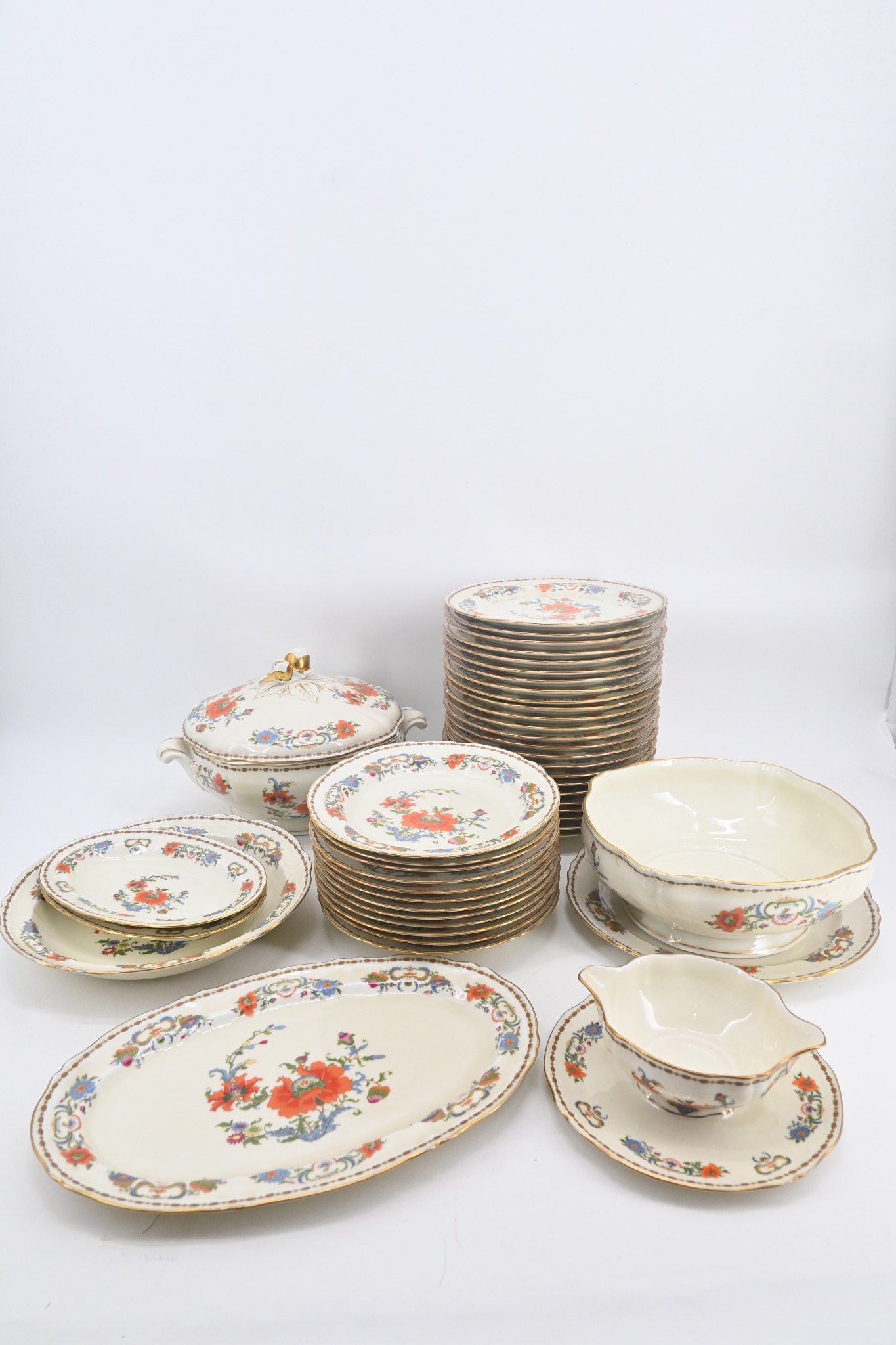 photo de SERVICE DE TABLE EN PORCELAINE - 08/10/2026