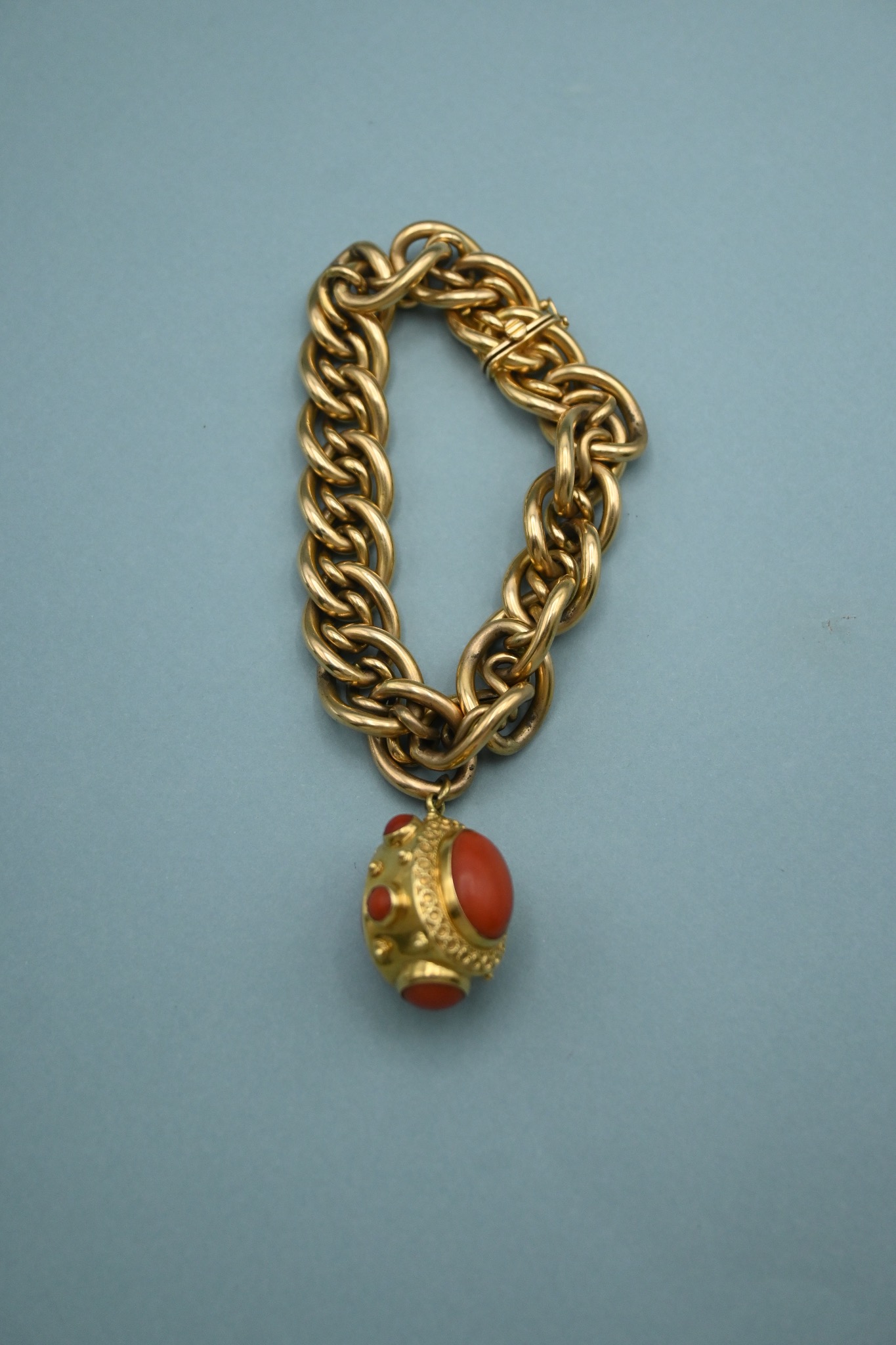 photo de Bracelet gourmette en or avec corail -21/10/2026